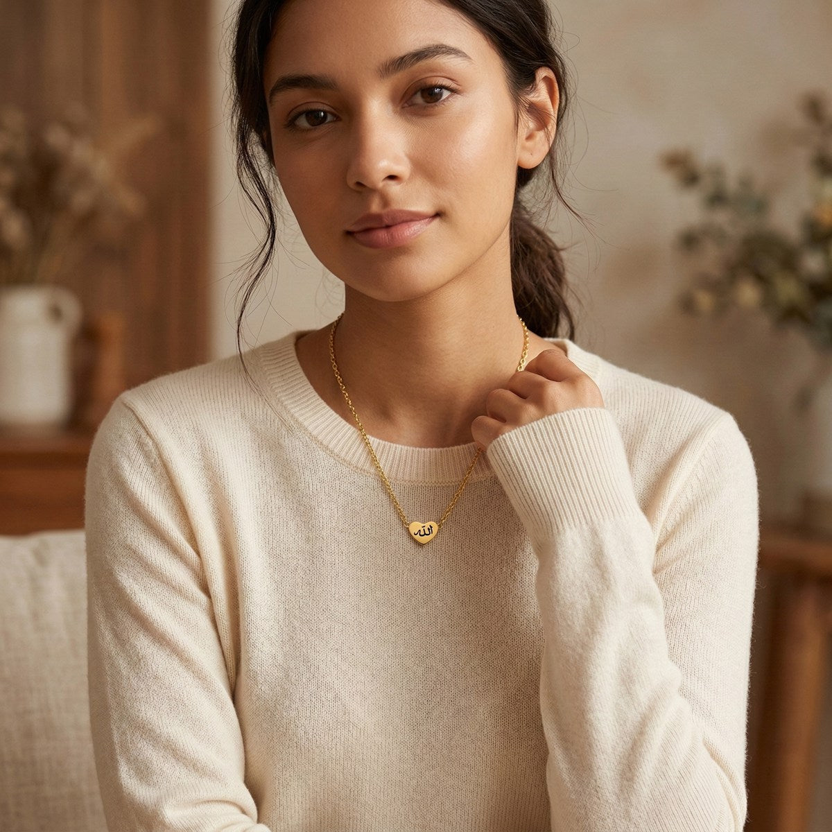 18K Gold Heart Arabic Necklace Jewelry